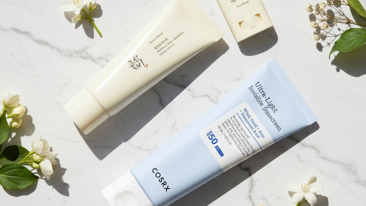 Best Korean Sunscreen for Oily Skin: 8 No-White-Cast Picks (2026)